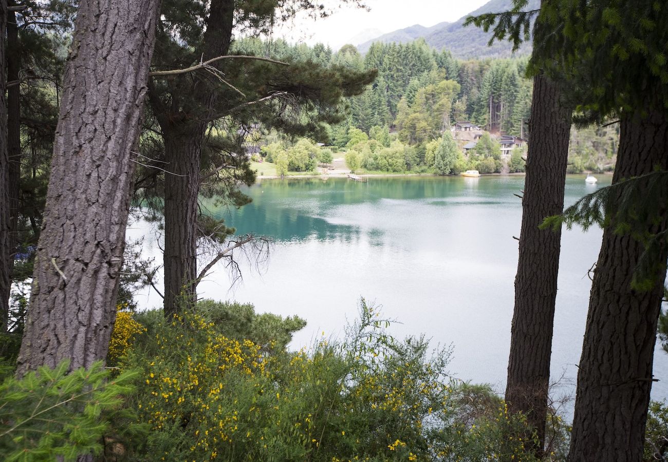 Vistas al lago de cabañas frente al lago villa la angostura | Le Pommier 1